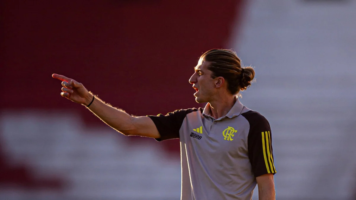 Shola Filipe Luís define time do Flamengo para jogo contra o