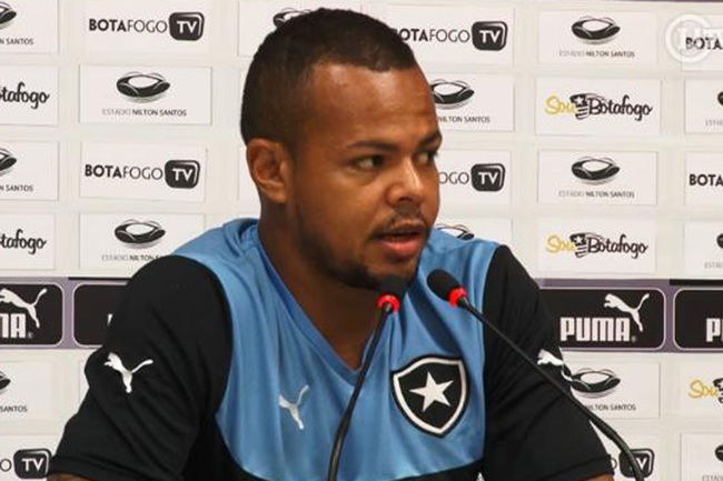Afinou? Bill vira dúvida para enfrentar o Flamengo.