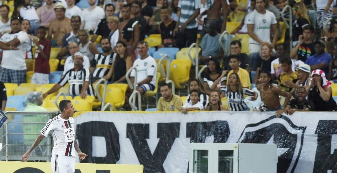Clássicos nos Estaduais têm público 29% menor.