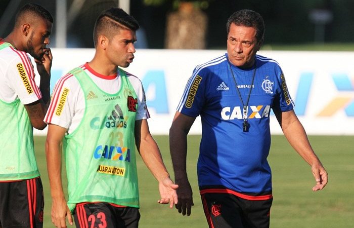 Eduardo vê padrão de jogo bem definido no Flamengo.