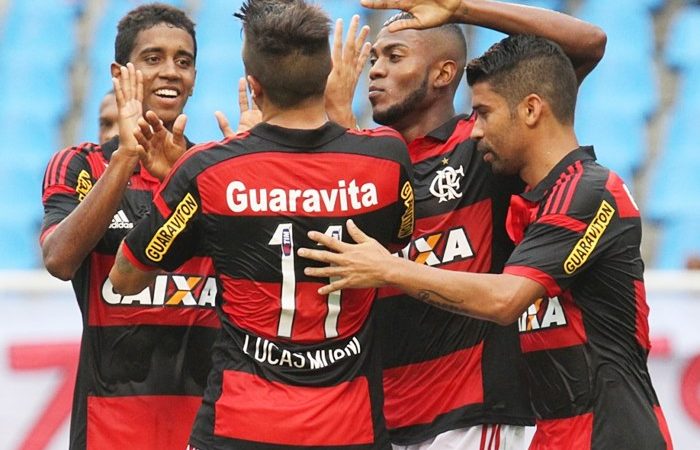 Artilheiro, Cirino agradece companheiros do Flamengo.