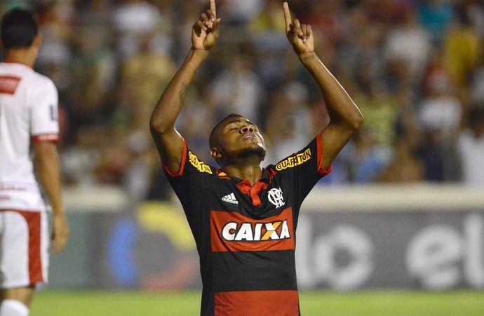 São Paulo quer Cirino, mas Flamengo fará exigências para liberar jogador