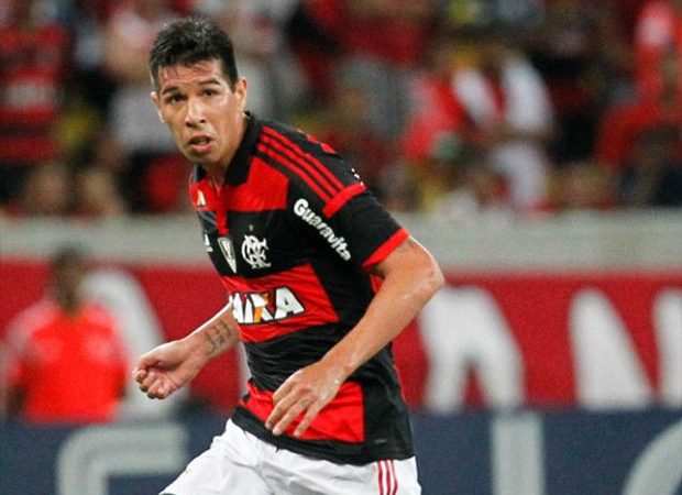 Cáceres está de saída e deve aliviar folha do Flamengo