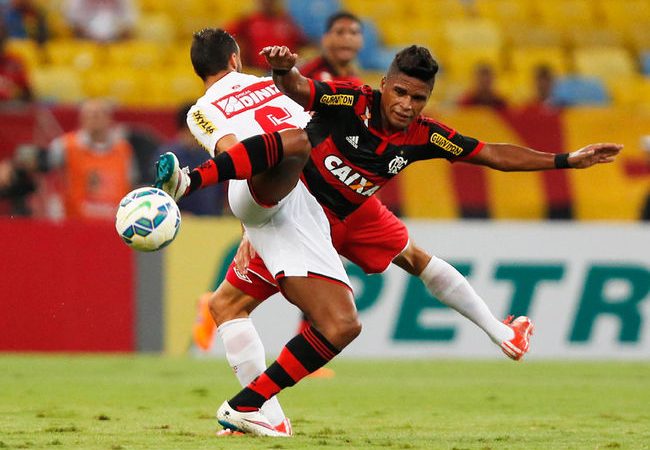 Almir vai para o hospital e pode ser desfalque do Flamengo