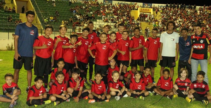 Pequenos torcedores e alunos da Escolinha do Fla se emocionam em Juazeiro do Norte