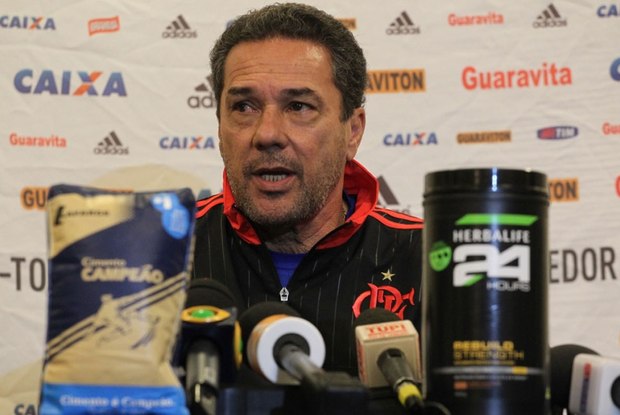 Flamengo e a dura missão de ir às compras