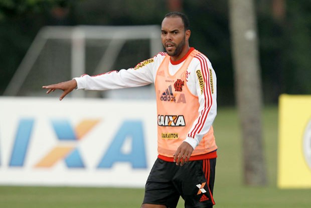 Luxa aposta no homem-gol do Mengão