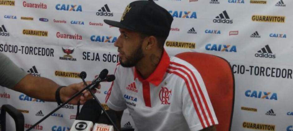 Paulinho diz que está preparado para retornar aos gramados