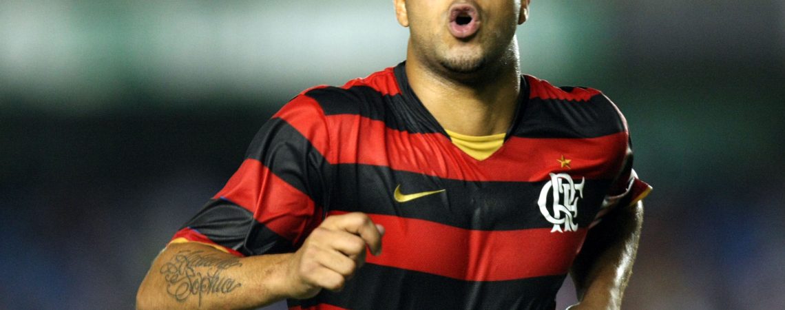 Adriano pede à Justiça penhora de cotas de TV, patrocínios e bilheterias do Flamengo