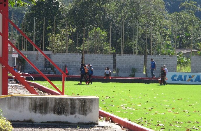 Marcelo Cirino e Canteros se machucam em treino do Flamengo