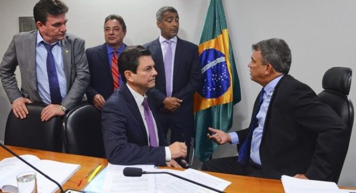 Perrone: “Como está a fiscalização dos clubes do Profut?”