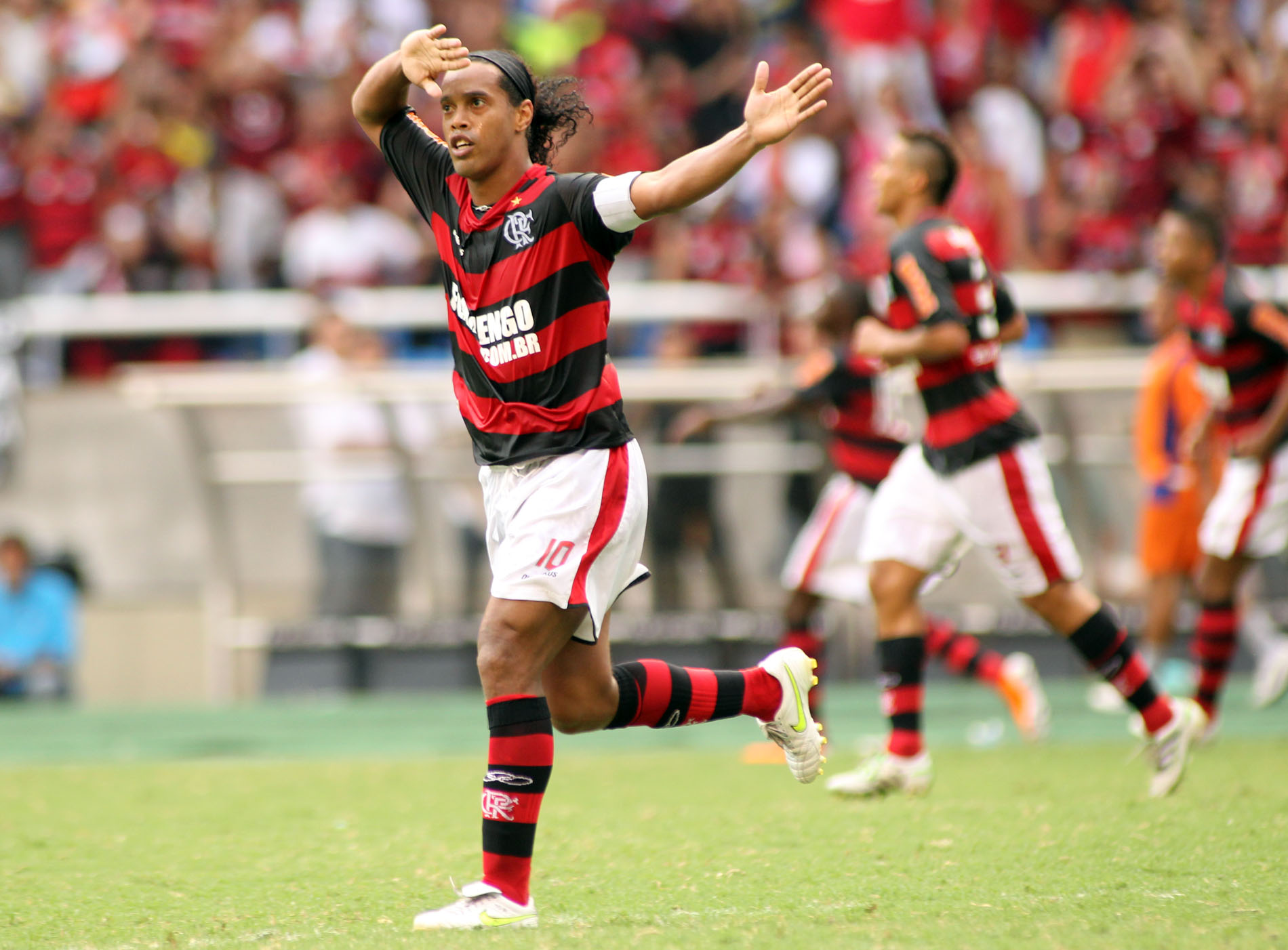 Ronaldinho Gaúcho virou Ronaldinho do mundo em 3 minutos