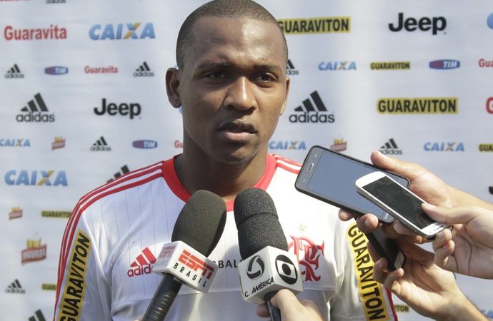 Samir condena erros individuais no Flamengo: “Chateado”