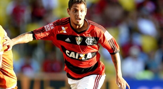 Carlos Eduardo pede paciência com Ederson: ‘É muito difícil jogar no Flamengo’