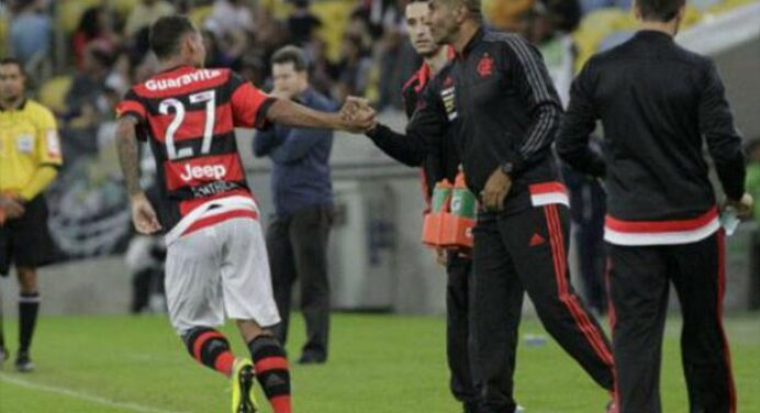 Cristóvão lamenta erros do Flamengo e pode usar Guerrero na quarta