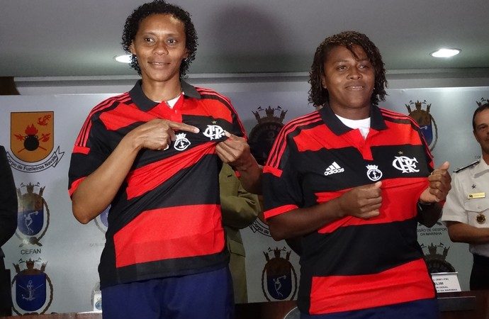 Flamengo apresenta time feminino, recheado de estrelas