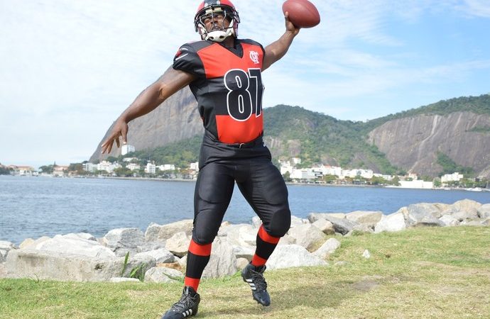 Flamengo FA estreia no Torneio Touchdown com uniforme inspirado no futebol