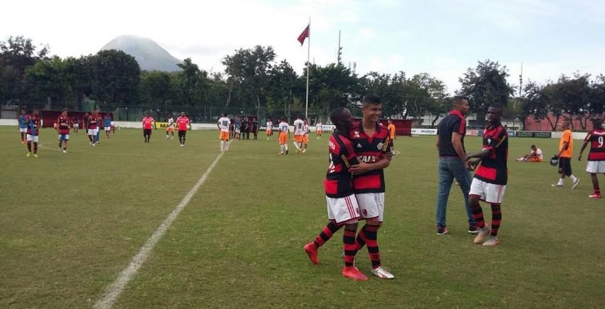 Flamengo sub-15 vence e chega à final da Taça Guanabara