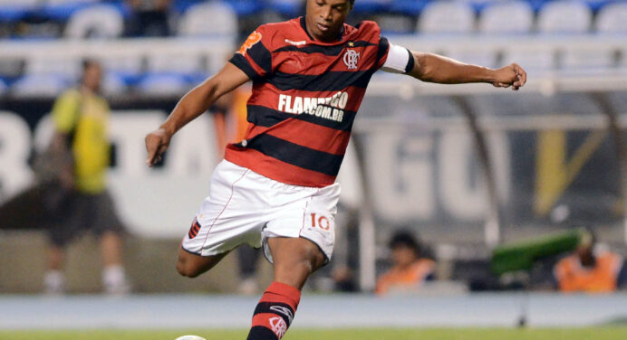 Será? Flamengo pode fazer acordo para ter Ronaldinho