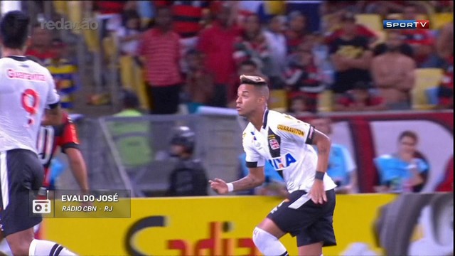 Narrador falava da fragilidade da defesa do Flamengo quando saiu o gol do Vasco