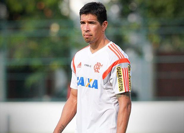 Em janela de transferência, Flamengo lucra R$ 3,2 mi com Cáceres e Pico