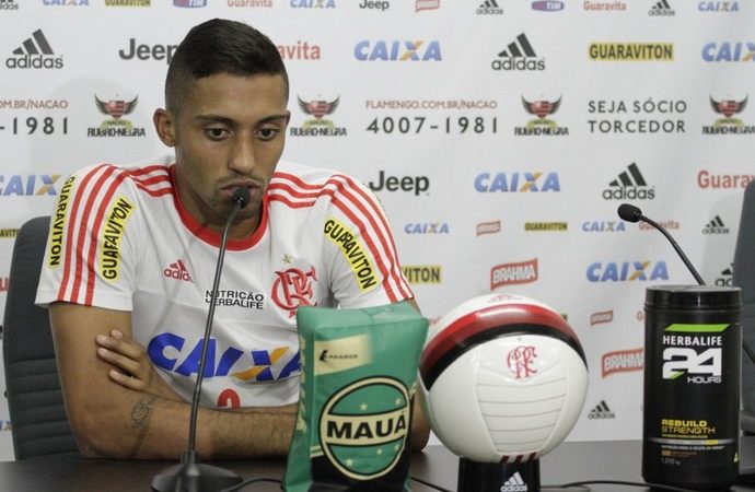 ‘Isso não é coisa para se preocupar muito’, diz César sobre falhas em bola área