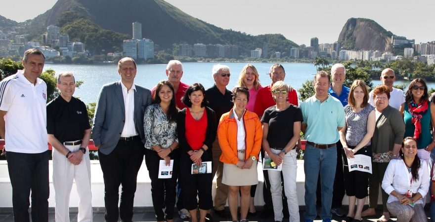 Comitês olímpicos de EUA e Grã-Bretanha treinam para triatlo na Gávea