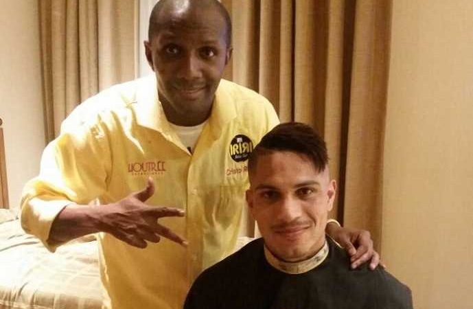 Guerrero faz relaxamento no cabelo antes de pegar o Santos com Maracanã lotado