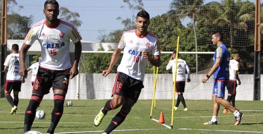 Elenco se reapresenta e treina de olho na Copa do Brasil