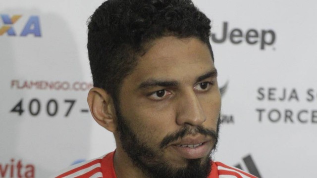 Poupado em treino, Wallace será relacionado para pegar Palmeiras