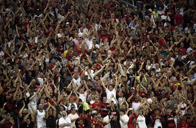 Deixou chegar… Torcida se empolga com G-4, dá show no Maraca e já imagina Liberta