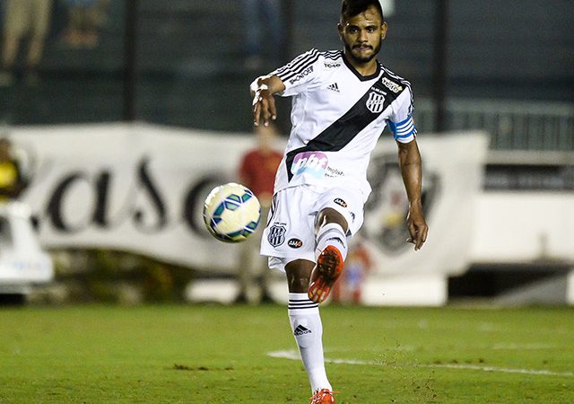 Vídeo: Flamengo, São Paulo e Corinthians disputam contratação de Fernando Bob