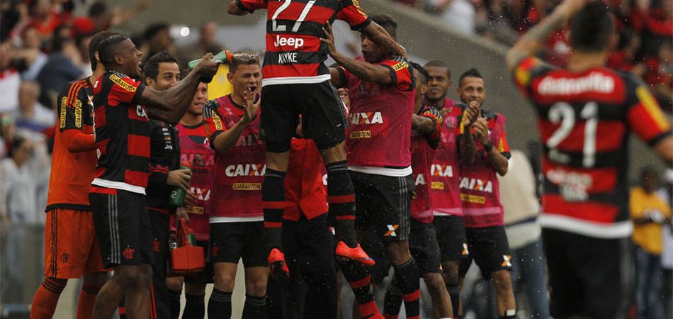 Bandeira diz que time atual será a base do Flamengo em 2016