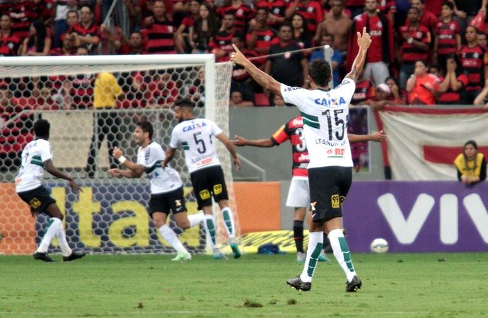 ‘Flamengo arma a festa e Coritiba se diverte’