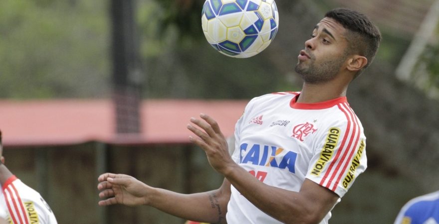 Com moral com a torcida do Flamengo, atacante Kayke ganha hit; confira o vídeo