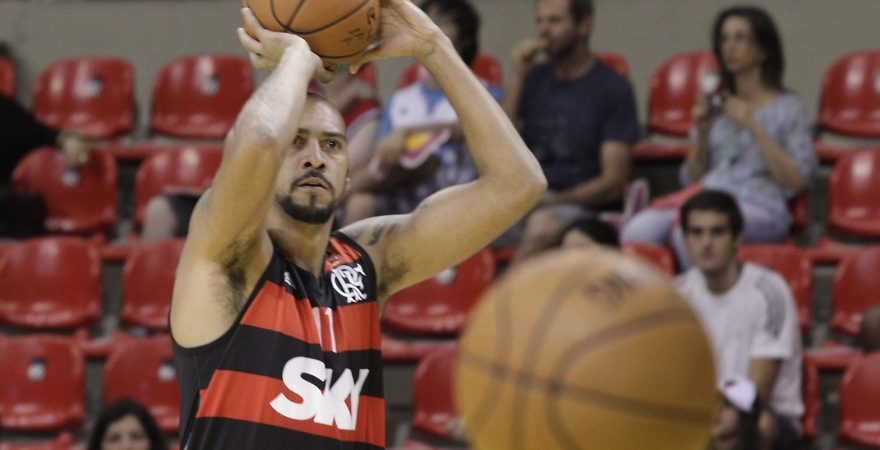 FlaBasquete vence Botafogo: 74 x 55