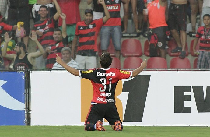 Douglas Baggio dedica primeiro gol ao falecido pai