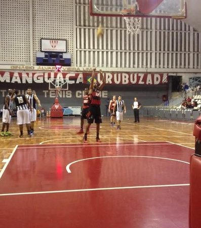 Flamengo se recupera de derrota para o Orlando e vence o Botafogo