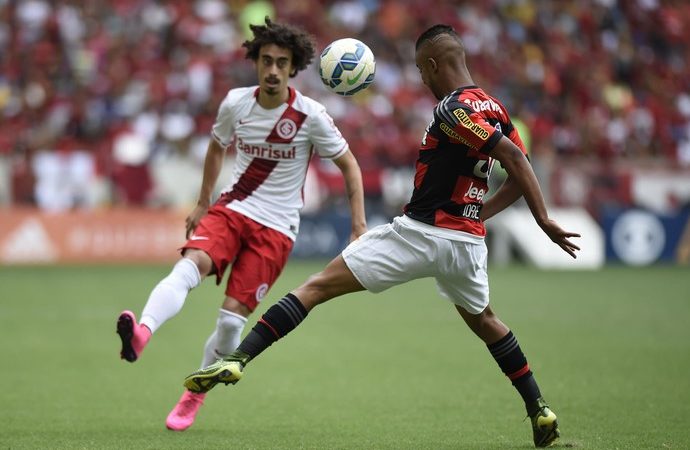Roger Flores vê o Flamengo melhor, mas Inter mais eficiente
