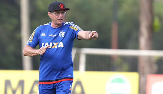 Oswaldo destaca ansiedade do Flamengo para ser superada