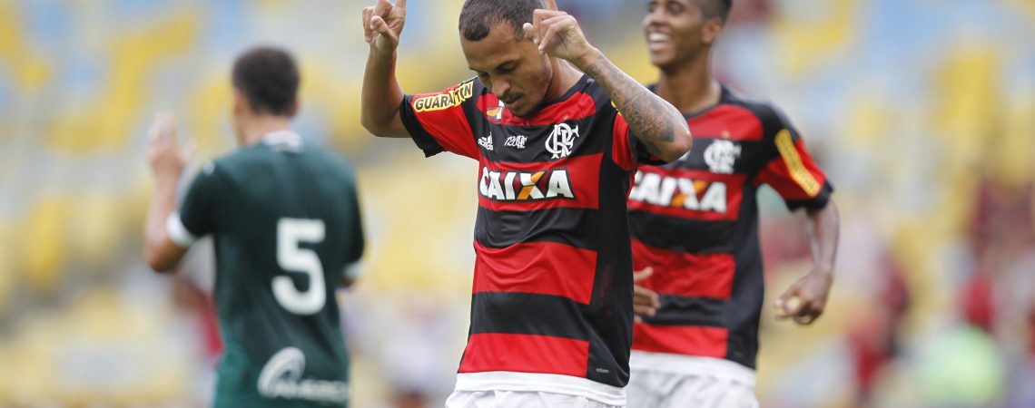 Vamos vaiar mais, galera, que o Alan Patrick fará muitos outros gols