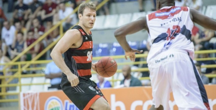 FlaBasquete vence a primeira no NBB, contra o Franca: 89 a 65