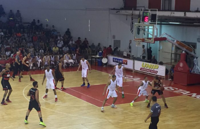 Garrafão paulistano tem Caio Torres inspirado e Flamengo perde a segunda no NBB