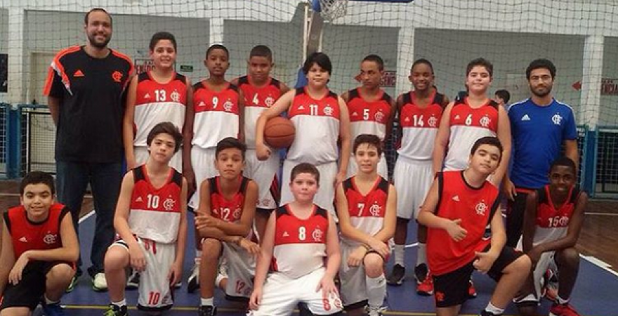 Equipe sub-12 de basquete conquista o Festival Basqueteduca