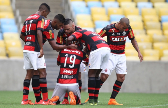 Com vitória sobre o Goiás, Flamengo evita pior sequência no Brasileirão