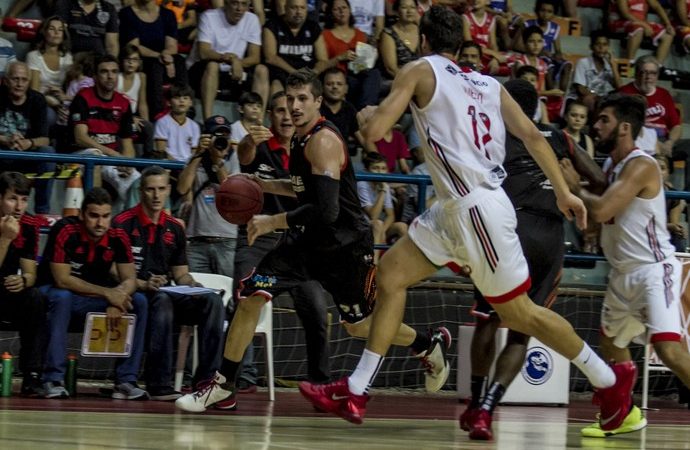 Flamengo sofre, mas vence a 3ª no NBB diante da Liga Sorocabana