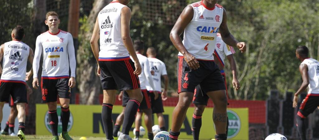 Ainda sonhando com vaga, Flamengo desafia a força do Peixe na Vila