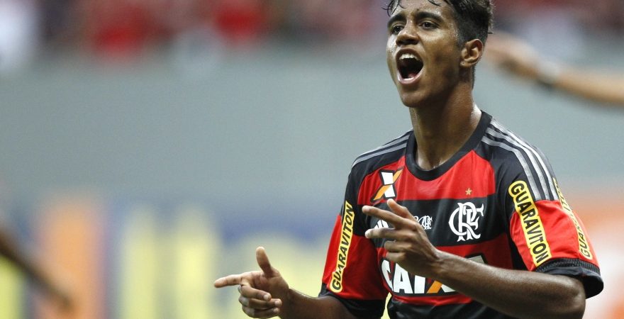 Santos consulta dupla de atacantes do Flamengo