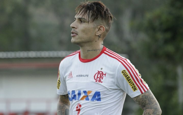 Vai para a China? Eleições no Flamengo podem definir futuro de Guerrero no clube