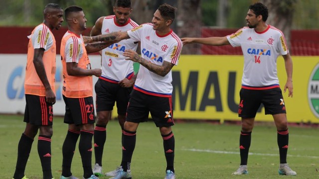 Sem suspensos, afastados e lesionados, Guerrero é única esperança do Flamengo contra o Grêmio